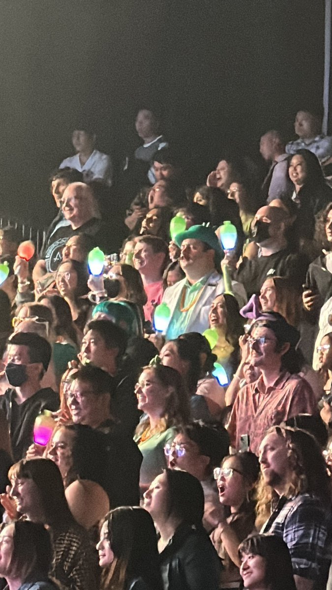 MooMooSelcaDude's tweet photo. A spiritual experience.

Photo credit: @armydad74 
#MYCON_Chicago #MYCON_USA https://t.co/upiUXv2zGw
