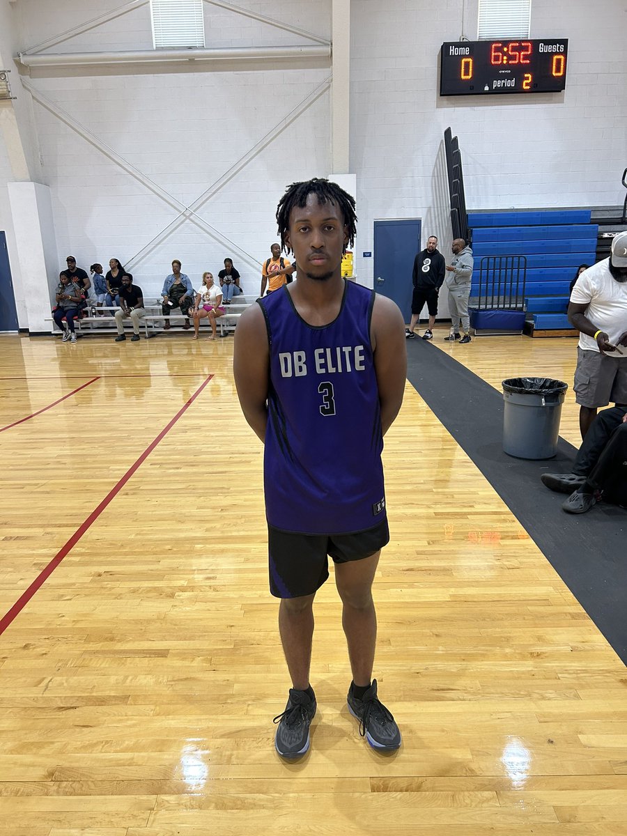 Player Spotlight 🚨 

2024 Braylon Cheltenham <a href="/BrayCheltenham/">Braylon Cheltenham</a> hit four 3-pointers to help DB Elite <a href="/DBelitecircuit/">DBelitecircuit</a> defeat Team Work. The 6-foot-2 guard is athletic in open space with a quick release. 3.8 GPA as well.