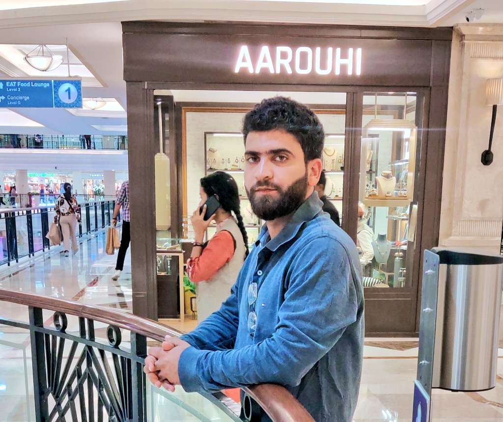 ShowkatFaheem's tweet photo. DLF Promenade Nelson Mandela Road Vasant Vihar Delhi #dlfpromenade #Delhi https://t.co/gZ7cyIvAtz