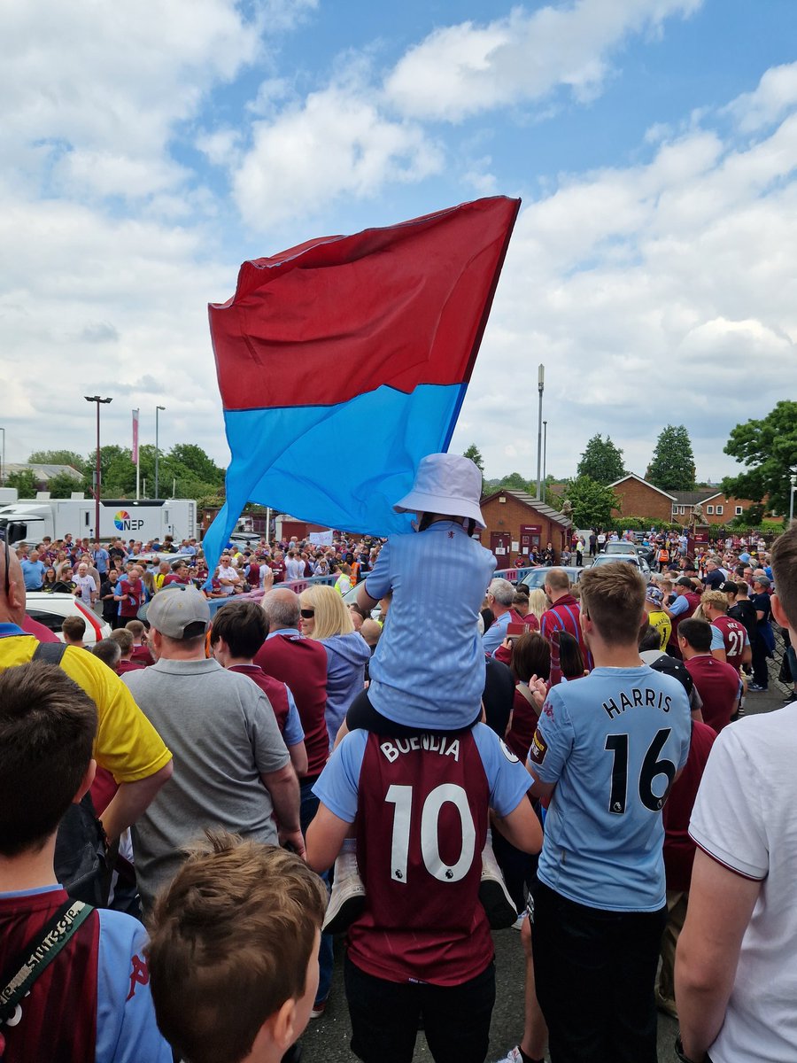 Come on Villa!! #UTV <a href="/avfclive/">AVFCLIVE</a> #avfclive