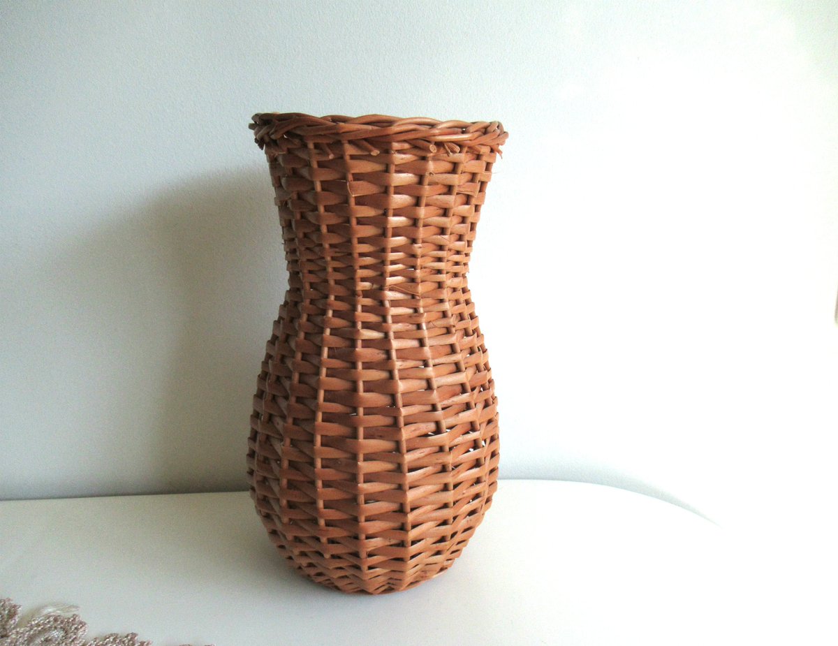 Hand Woven Wicker Vase for Dry Flowers, Vintage Bamboo Straw vase, Basket vase, Home Decor, Oriental Art etsy.me/43q0hQM #brown  #basketvase #homedecor #orientalart #handwovenvase #wickervase #vintagevase #bamboovase