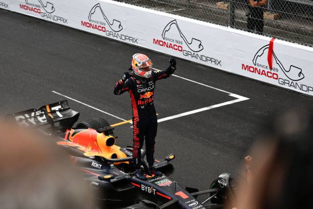 AND HE WINS THE MONACO GP!!!