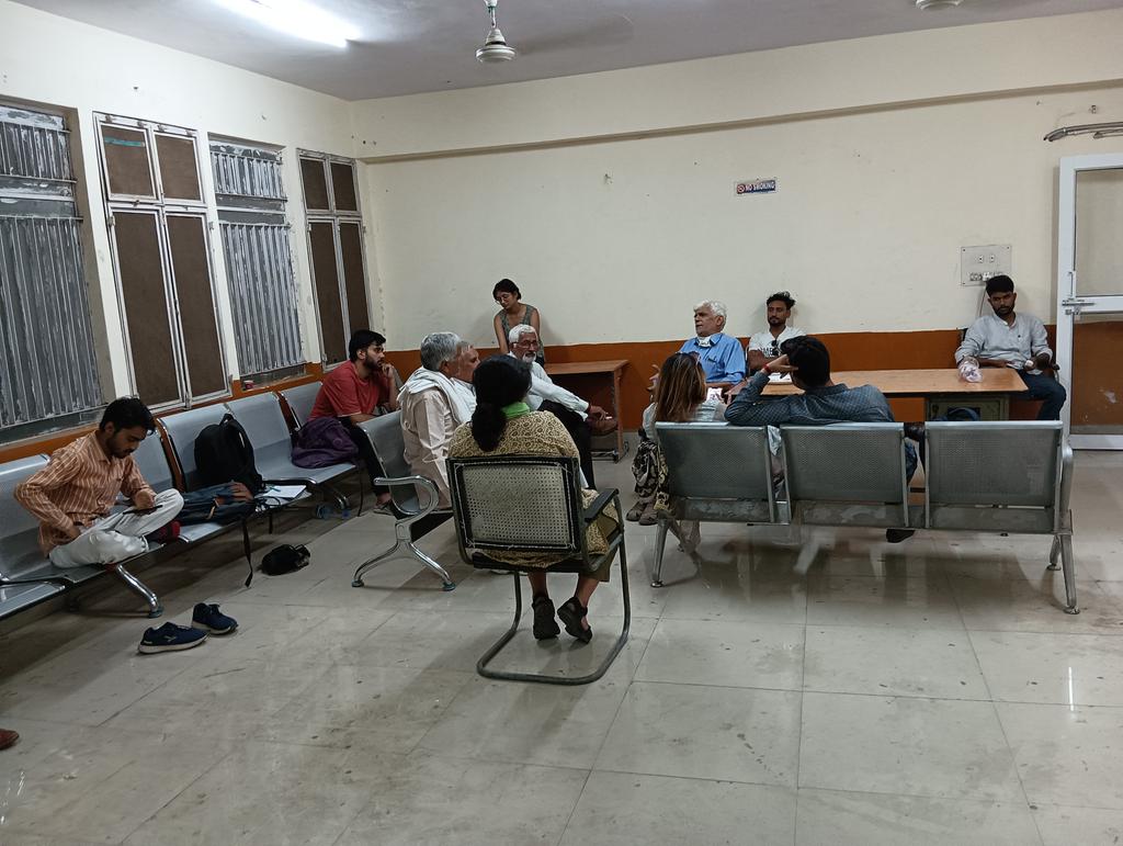 Neha (@neha_aisa) on Twitter photo It is 8pm & 14 out of 32 protestors who came out in solidarity with women wrestlers & were picked up today from Janpath, are STILL DETAINED at Najafgarh PS!
<a href="/DCPNewDelhi/">DCP New Delhi</a> <a href="/DMSouthDelhi/">District Magistrate South Delhi</a> Why this differential treatment btwn protestors?
Why this late detention?
#WrestlerProtest It is 8pm & 14 out of 32 protestors who came out in solidarity with women wrestlers & were picked up today from Janpath, are STILL DETAINED at Najafgarh PS!
<a href="/DCPNewDelhi/">DCP New Delhi</a> <a href="/DMSouthDelhi/">District Magistrate South Delhi</a> Why this differential treatment btwn protestors?
Why this late detention?
#WrestlerProtest