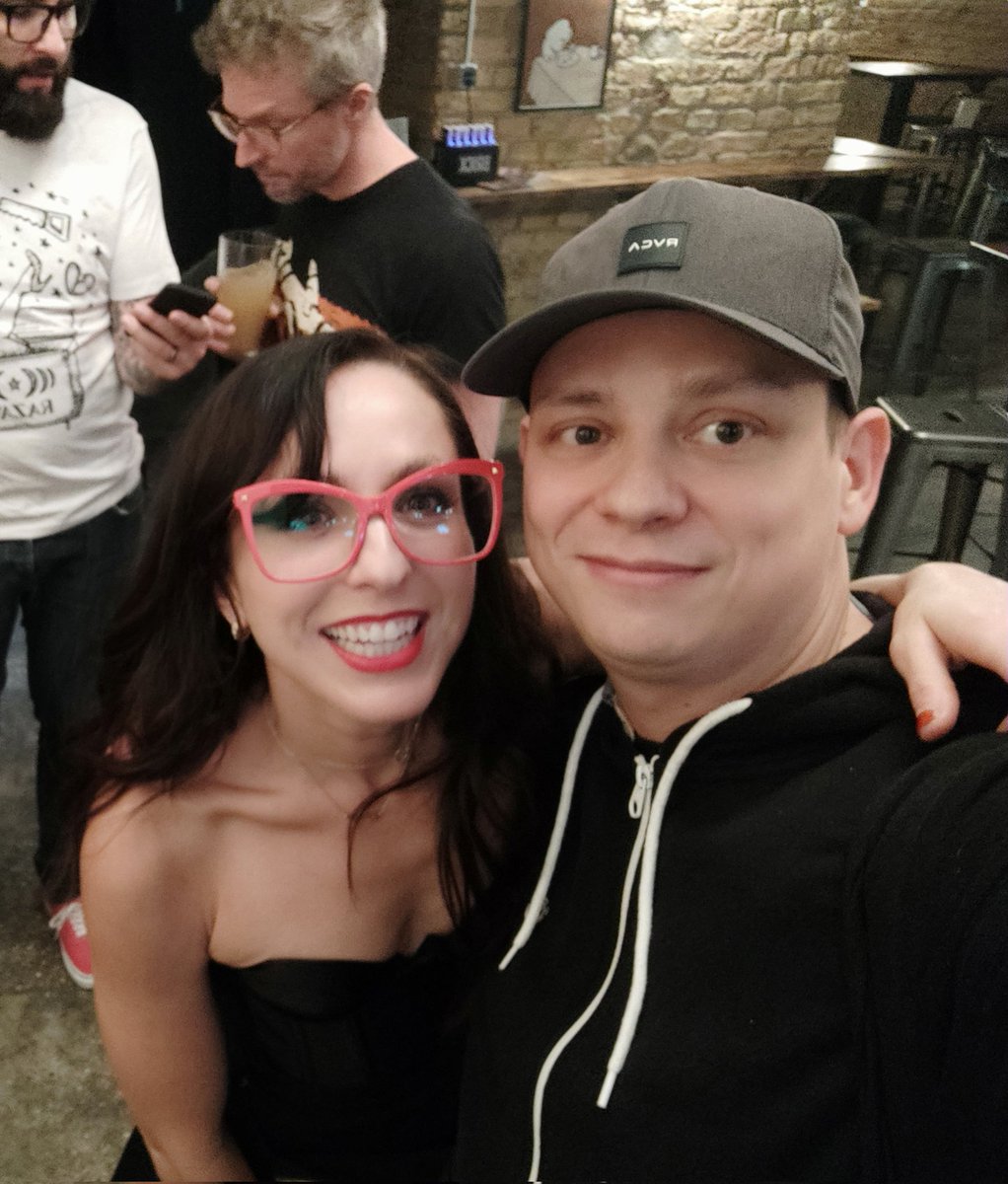 The mesmerizing <a href="/Jen__Pop/">Jen Razavi ❤️🖤</a> appeared at Ruin Brew, Budapest yesterday and filled our ears (and hearts) with candy coated chords from California. (Also signed my copies of the latest <a href="/thebombpops/">The Bombpops 💣</a> smashers.)