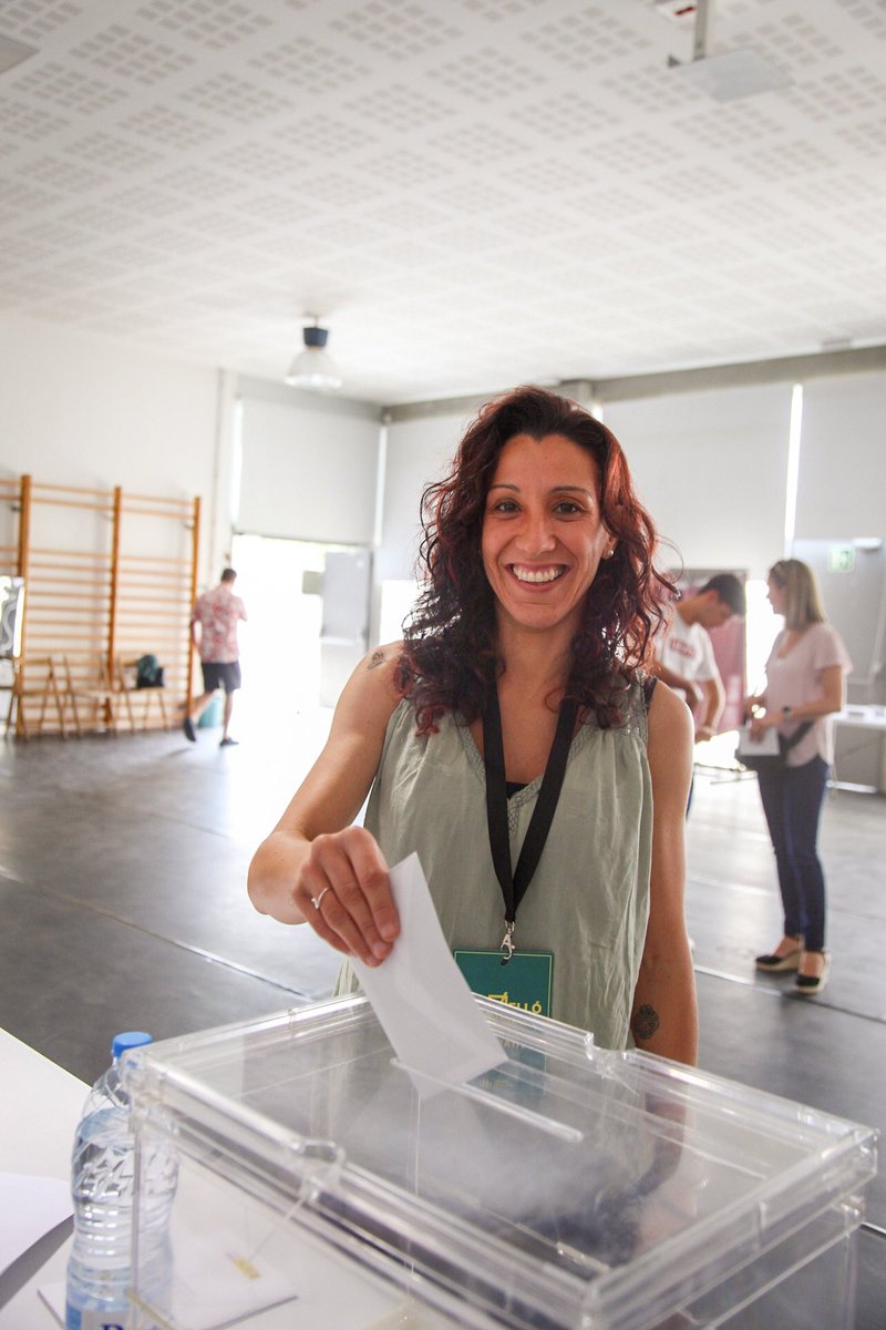ERC_Cervello's tweet photo. ⌛️3 hores…

Així segueix la jornada electoral amb els candidats i candidates del #cervellódeprimera🟡🟢 

🙋🏻Que ni un vot es quedi a casa! https://t.co/cIMTzFu4XR