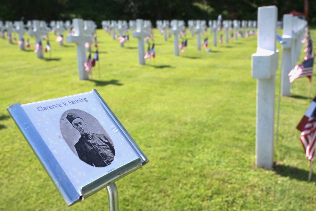 🇺🇸Hommage aux victimes américaines tombées au champ d’honneur de par le monde et c'est au cimetière américain à #Suresnes que s'est déroulée, comme chaque année, la cérémonie du #MemorialDay. @BOUDYGuillaume @MurielPRichard @fabricebulteau @HNassera @YoannLamarque @Prefet92