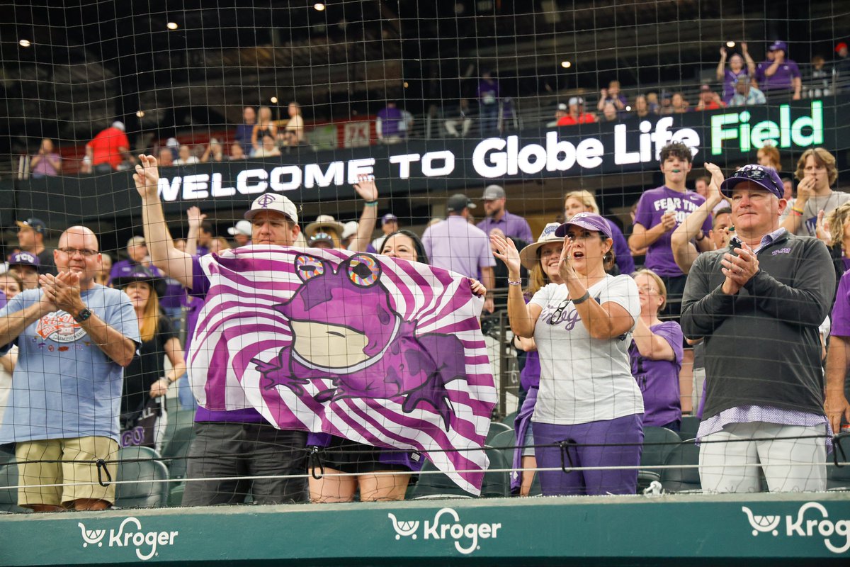 You heard what @JDonati_TCU said! Support <a href="/TCU_Baseball/">TCU Baseball</a> and turn Globe Life purple! 

#GoFrogs
