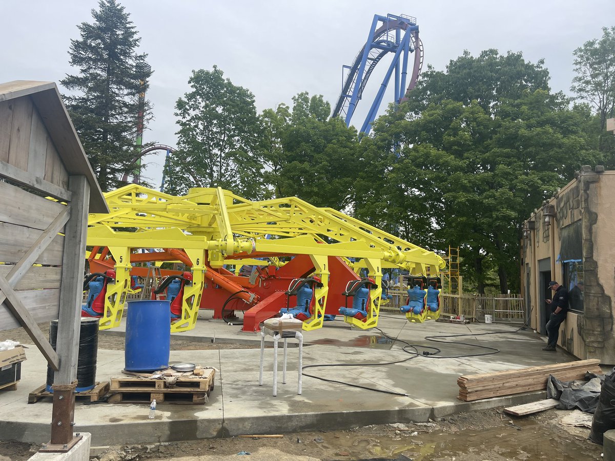 BuckeyeCoaster's tweet photo. Sol Spin has riders, just test dummy riders!
This new @zamperlarides attraction coming to @KingsIslandPR is close! #SolSpin #testrides #kingsisland #zamperlarides https://t.co/4zVtspNcO2