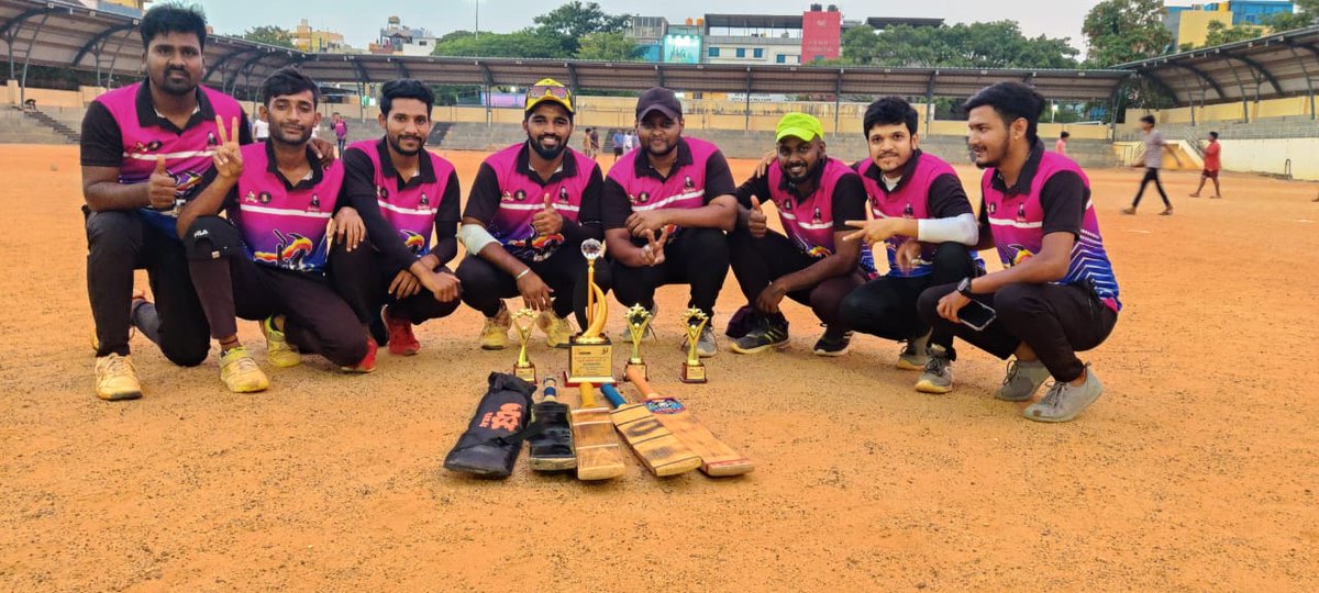 ShivaSainya's tweet photo. Team #Shivanna #ShivaSainya Runnerup Cup 😍 #Fcl10 Well Played boys ❤️🔥
#DrShivarajkumar #Ghost #BhairathiRanagal
@NimmaShivanna ❤ @ShivaSainya https://t.co/WvV25z3odg