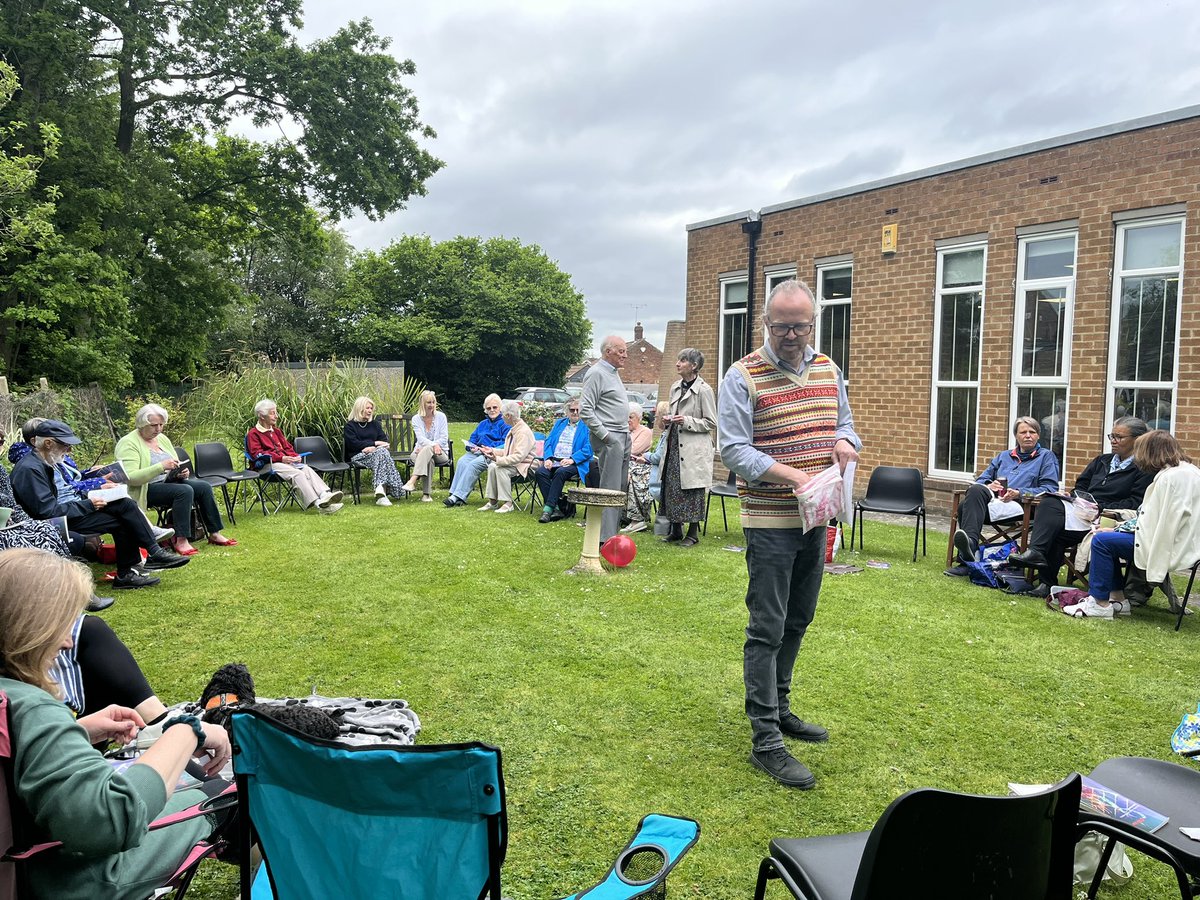 HeadingleySt's tweet photo. How wonderfully fitting for Pentecost that people from across the Leeds URC Partnership came together to share a picnic and worship. #Pentecost https://t.co/s0BPUbAj3r