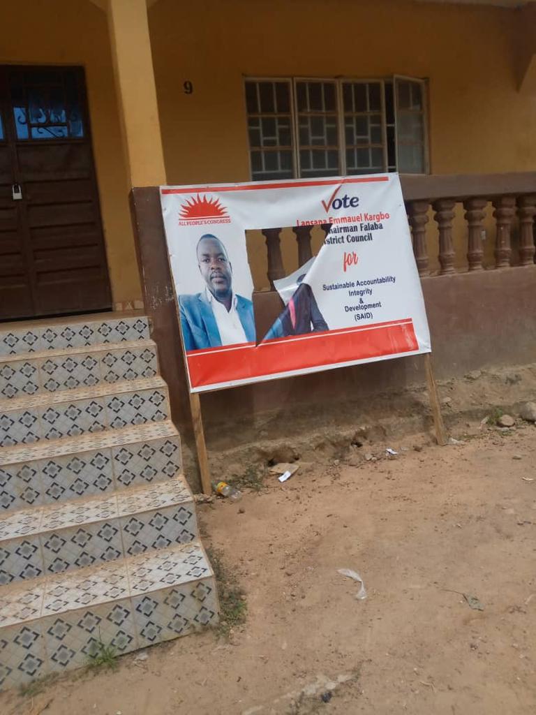 MountNSL's tweet image. Julius can not continue to intimidate the people; if peace must thrive, he must stop his surrogates from attacking the opposition.  @PScotlandCSG, #PresidentBio is fanning chaos in Sierra Leone - state security attacked citizens in Falaba - not a sign of peace commitment. @POTUS