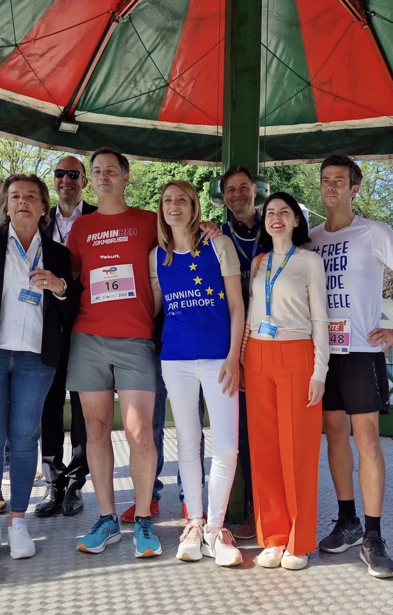 EU4BE's tweet photo. 👏🙌 à toute la 🤩 Team #RunningForEurope 🇪🇺 et à tous.tes les https://t.co/2GIhzVCfL3 aux #20kmbxl
🏃♂️🏃♀️🚶♀️🚶♂️ https://t.co/mGhoRCsZRc
