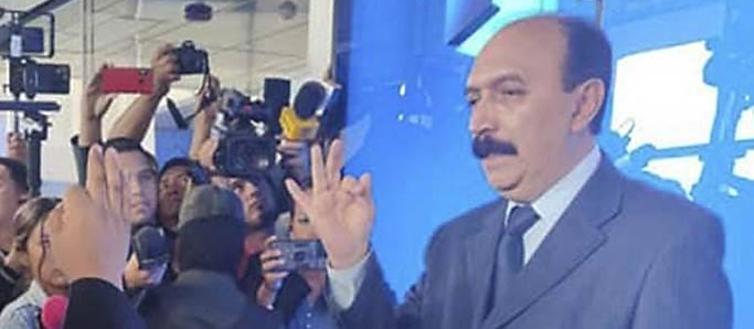 MonicaAparicioA's tweet photo. @JoseMOrmachea Reportan la muerte del interventor del banco Fassil Carlos Alberto Colodro, se habría lanzado del piso 14 del edificio Ambassador, donde funcionaba su oficina. #SantaCruz
Lamentablemente #Bilivia cada vez con casos como el "caso Nisman". Q.D.D.G. https://t.co/mD6JQnOXvp