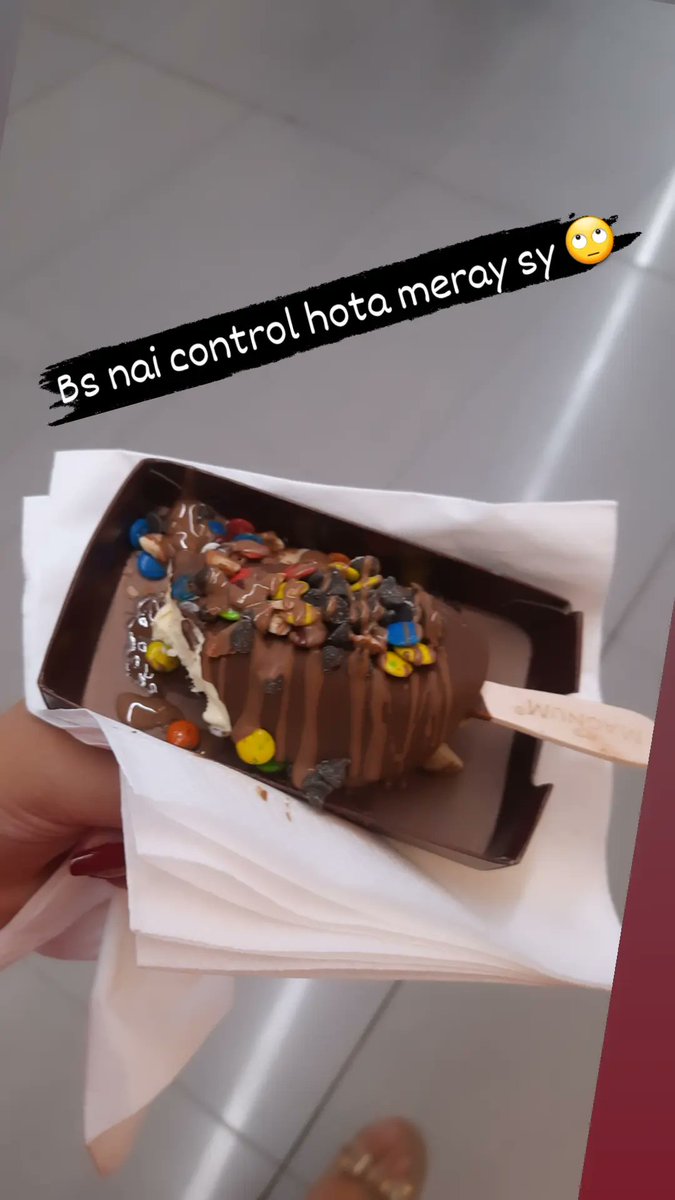 Bushra_pervaizz's tweet photo. Jb stress zyada ho jae tou break bnta hay...
#icecream #goodbyediet https://t.co/p3Gr5JvGCe