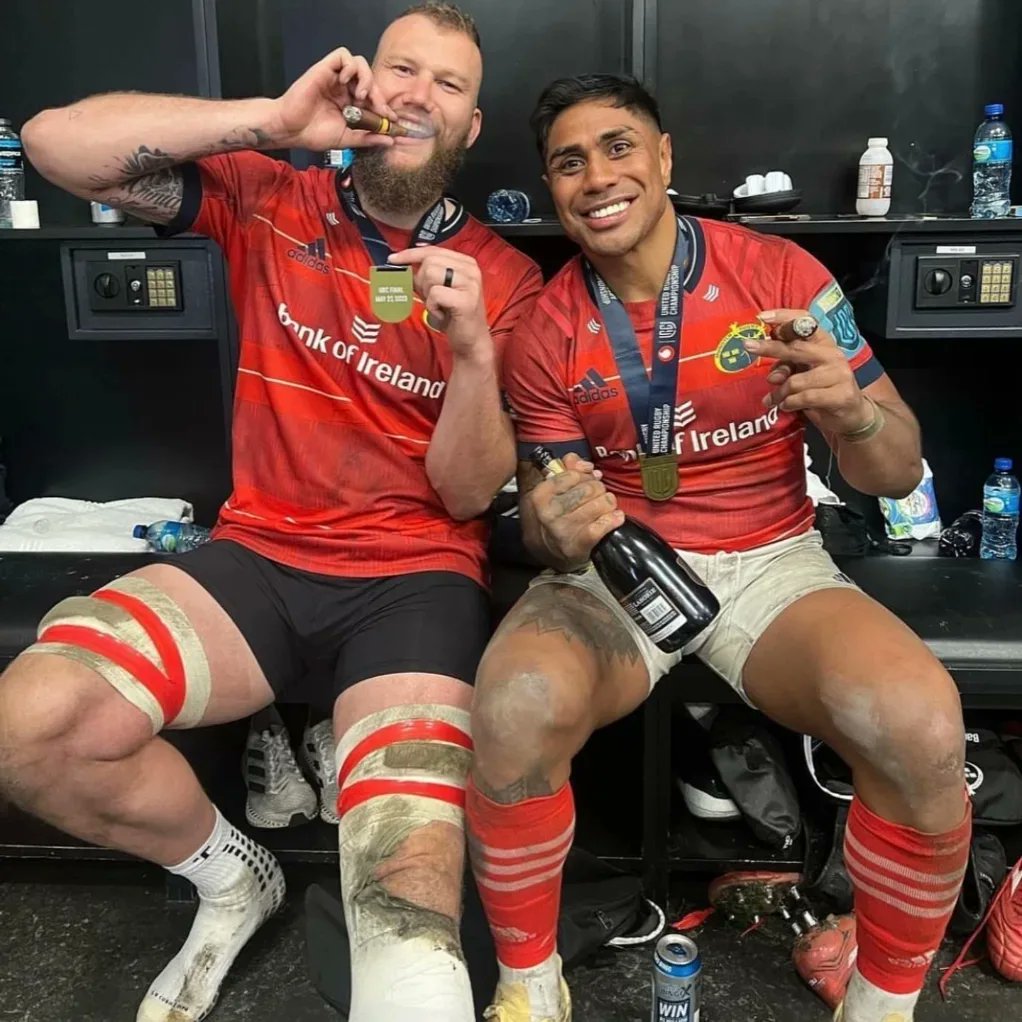 Every setback is a setup for a comeback
RG Snyman an example to us all to never give up.2019 wins the World Cup, then has back to back ACL surgeries and then wins the URC. A special story for a special player - Shout-out to Munster for sticking by his side,that's loyalty
#STOvMUN