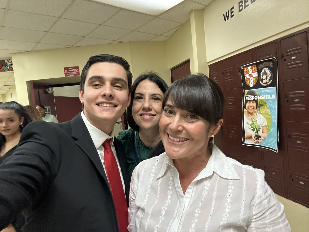 maurits_acosta's tweet photo. This past week I presented the 2nd “Maurits Acosta Warrior Spirit Award” to Maria Bracho, a highly dedicated and hard working student who has served the MLMS community for the past 3 years. It is very humbling to have my legacy continue two years since my graduation. #MLMSWarrior https://t.co/9sKTZGiJRc