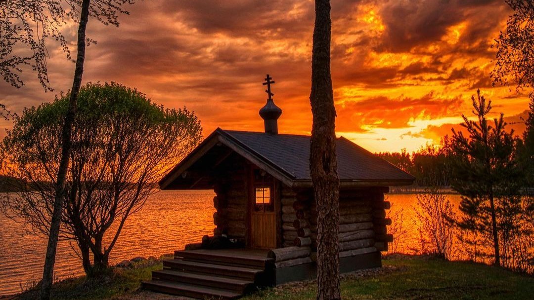 A Sunday selection of sumptuous sunsets from Finland. Photos shared on IG by riikkanniinam, _ladynuotiolla_, piasusanne_photography, and teemu.hannes.aho
instagram.com/discoveringfin…