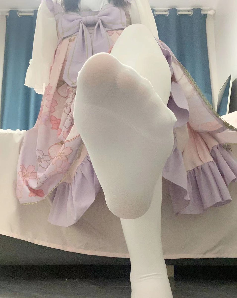点赞关注转发,这条抽五个人送原味袜袜
新人s,看小红书想试试收atm奴,平时可以给我报销奶茶或者玩吸金小游戏什么的,图一是微信群图二是qq群,都是免费进的小狗们可以进一下,会在群里发福利,好友门槛暂定是30(后期会涨)可以先验证再过门槛,请坦诚相待,我需要钱,别来口嗨🫶🏻