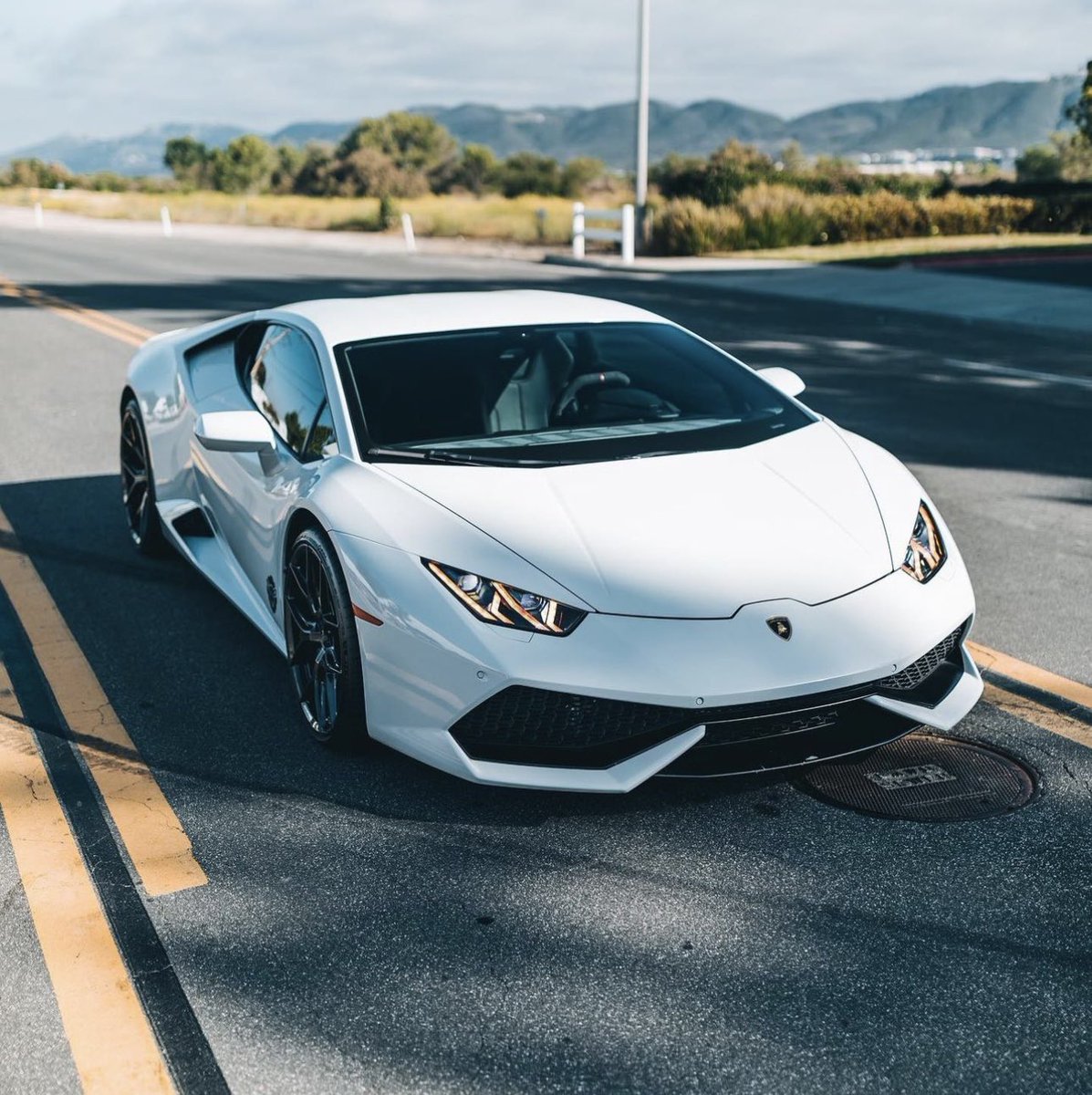 LamboCIub's tweet photo. Huracan https://t.co/ipokh6sOnR