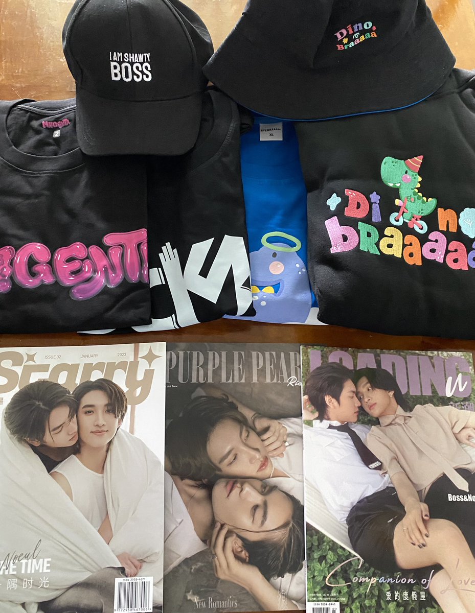 vh3271's tweet photo. It’s #BoNoh mail day! It was totally worth the wait. Everything is perfect! I’m so in love 💜

#BossOThe1stCollection
#Itsmagenta
#NoeulXEyebraaaaa
#BossNoeul https://t.co/XoovMe782u
