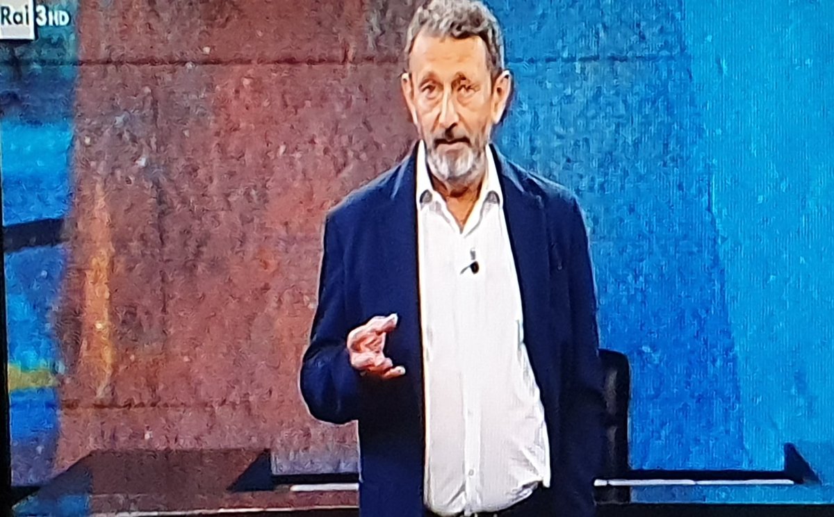 ...Ministro Sangiuliano fonte autorevolissima di cultura 😂😂😂 #micheleserra chissà se loro avranno colto la sottile ironia #CTCF  GRAZIE GRAZIE GRAZIE PER OGNI PAROLA PER OGNI PUNTATA #FABIOFAZIO