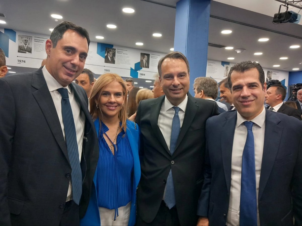 raptizoi's tweet photo. Μετά τη Βουλή μας δεξιώθηκε ο Πρόεδρος @kmitsotakis στα γραφεία μας στο Μοσχάτο χωρίς την καθιερωμένη  του γραβάτα, δίνοντας τον ρυθμό για την έναρξη του προεκλογικού μας αγώ��α!

Καλή δύναμη σε όλους!

Καλή επιτυχία! https://t.co/CmnZNFGnaa