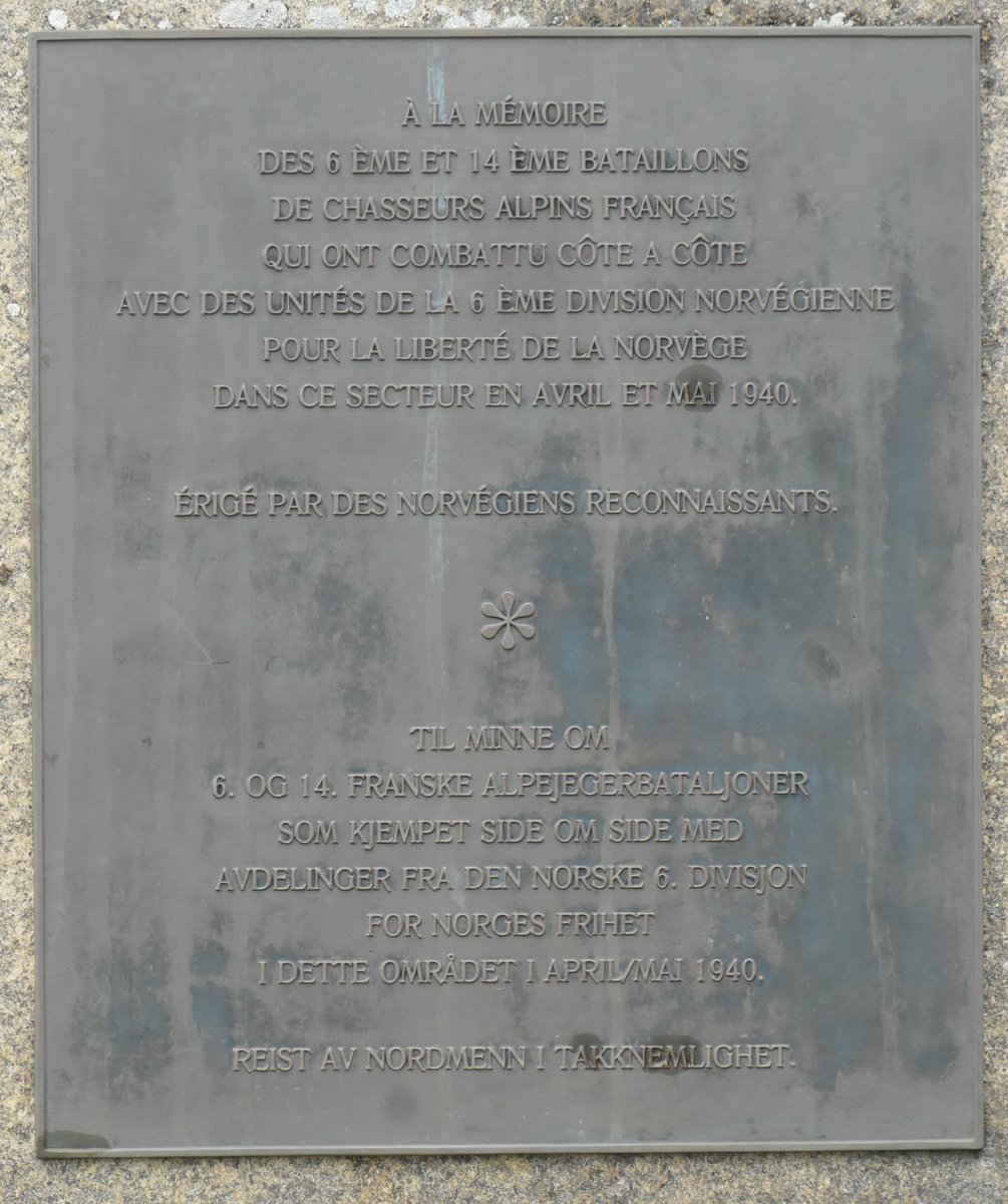 NicolasT8790c's tweet image. 13 mai 1940 : en liaison avec le bataillon norvégien Alta, les #chasseursalpins des 6e et 14e BCA relancent leur offensive à travers le massif du Roasme pour forcer le verrou d'Ose et rejoindre la #13DBLE qui a débarqué à Bjerkvik. @27bim @SF_Siege @armeedeterre #EnLeurSouvenir