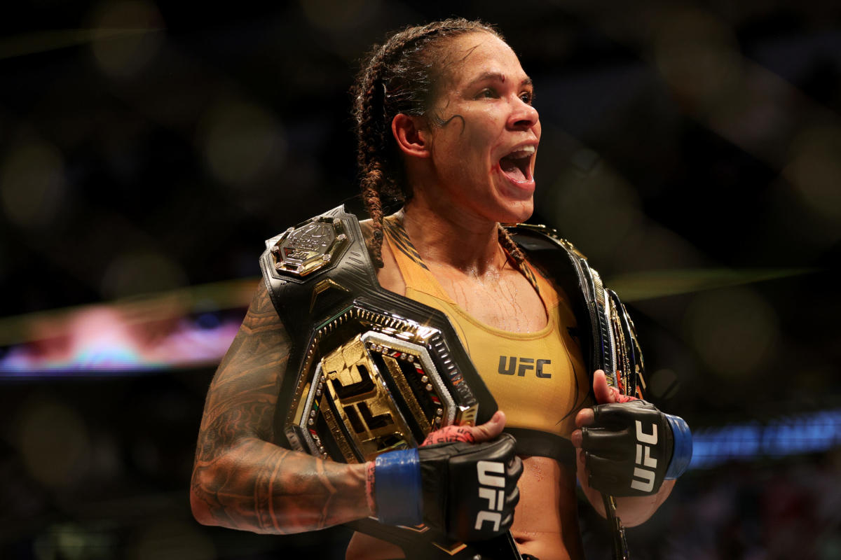 Video: Amanda Nunes breezes back to bantamweight belt at UFC 277 https://t.co/TYDioicpDM https://t.co/TLLf3fvhPc