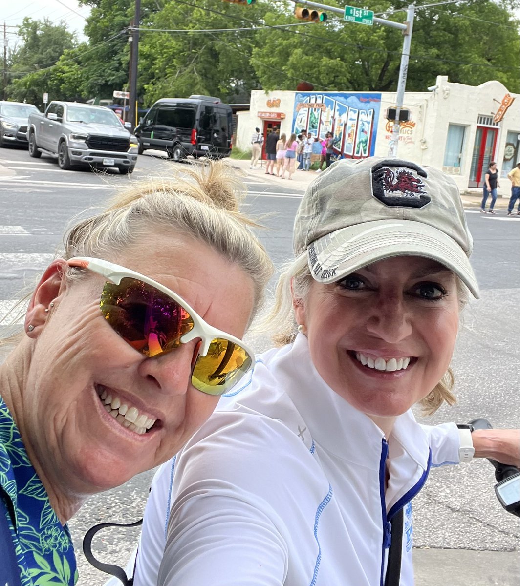 SCBMW's tweet photo. Peace, love, waffles, and #greetingsfromAustin 
#reunion2023 https://t.co/0SDS4ZANto