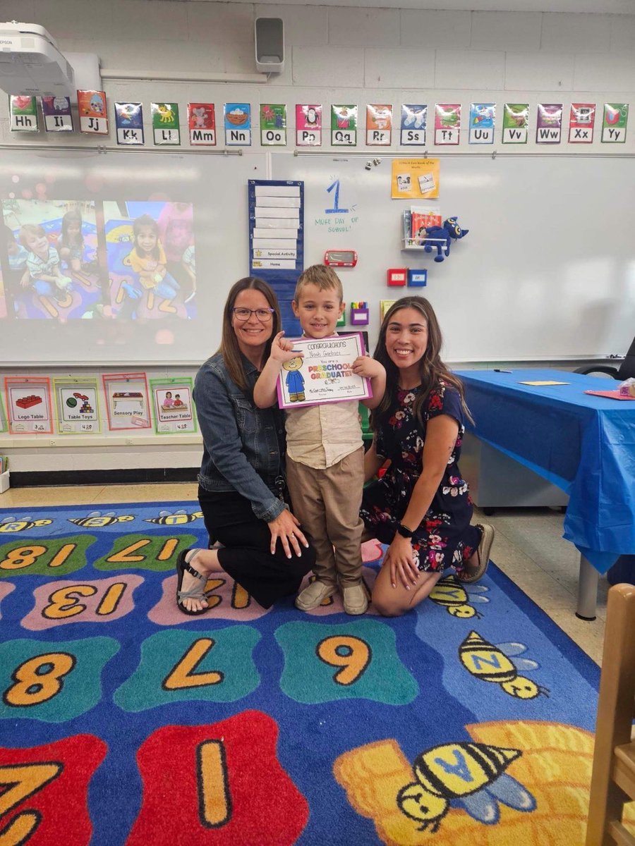 Ms. Cook tweet media