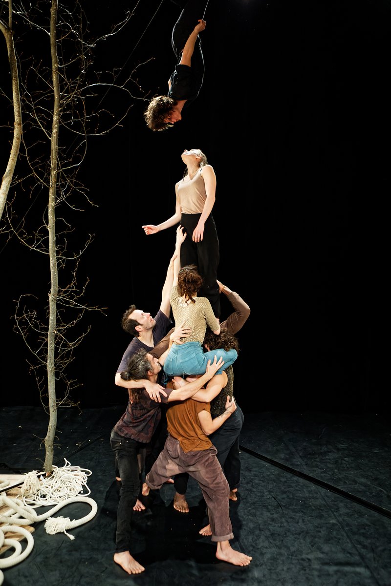 ~ BRAME 🎪~

👉 Brame - Fanny Soriano / Cie Libertivore
📆 Du 4 au 10 juin

Avec son cirque aérien et chorégraphié, Fanny Soriano ausculte l’amour et son cérémonial.

Photo 1 &amp; 2 : © Ian Grandjean
Photo 3 &amp; 4 : © Jeremy Paulin