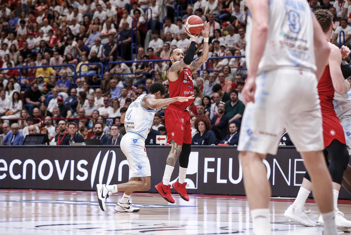 Olimpia started the semifinal series with sky-high energy but in Game 2 it will have to replicate the effort ➡️ t.ly/tzWu

#insieme #LBAPlayoff #MilanoSassari #ForzaOlimpia