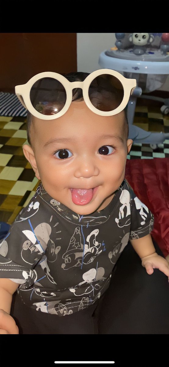 Hu.. udah segede ini aja sekarang anaknya :’)
Masih ga nyangka aja sih kadang aku udah jadi ibu ber-anak 1😂 
masyaAllah..

Loveyou, arshaka🫶🏻✨