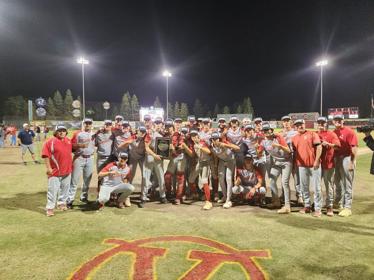 Wow so proud of these boys and their coaches. What a run.
Defeat #8, #1, #4 and #2 seeds on their way to the championship. GHAWKS will find out their seed in the so-cal regional this afternoon. <a href="/KernHighNetwork/">Kern High Network</a> <a href="/BVarsityLive/">BVarsityLive</a> <a href="/CifCentral/">CIF Central Section</a> <a href="/paulmeadors/">Paul Meadors</a> <a href="/paulmeadors/">Paul Meadors</a> <a href="/PAGMETER/">PAGMETER</a>