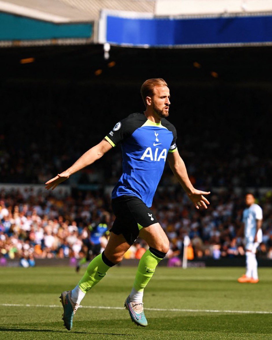 Congratulations to Harry Kane on scoring his 350th senior career goal! #OneOfOurOwn 🤍