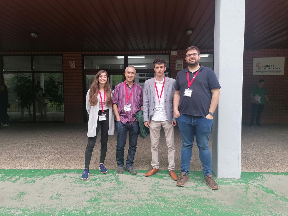 BierzoContigo's tweet photo. Muchas gracias a todos los apoderados y apoderadas por el trabajo que están haciendo aquí en El Bierzo. Mucho ánimo que sólo quedan unas horas 👏✊
#28MayoElecciones
#SumandoContigo
#PonferradaContigo https://t.co/uplTxNQmXl