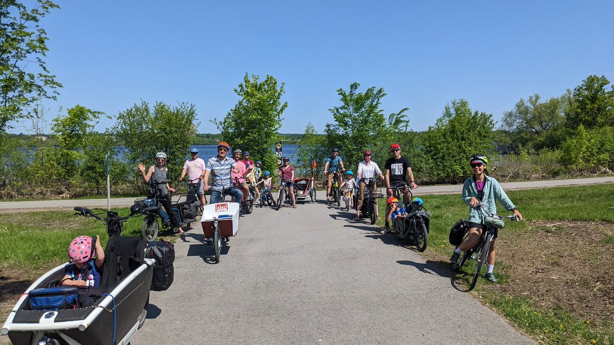 A great turnout for our first #WeBikeForOurKids event. There are lots of kids, families, and community members in Ottawa using bikes for transportation and climate action #OttBike #OttCargoBike