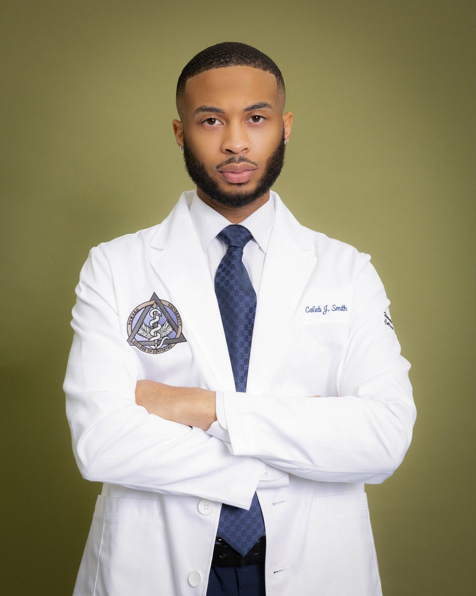 balebsmith's tweet image. My momma been told me don’t give no poor performance. 🥼🦷 #coated #howarduniversity #dentalschool #studentdoctor