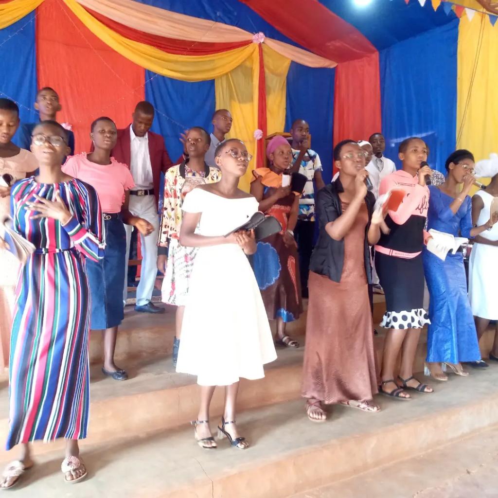 GitegaC's tweet photo. Worship this Sunday 28 april 2023 it’s the BEST day of the week and the day we worship our Lord and Savior together!! It’s Pentecost Sunday and the Of Holy Spirit 🙏🙏💮Thank You All who had come to celebrate this Sunday with our Church family.God bless You 🙌💐💐🎈💮🙌💐💮 https://t.co/XL3pvsFZH7