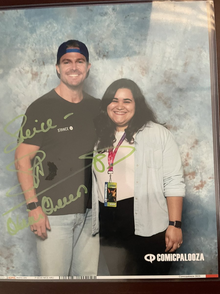 The day I met Oliver Queen, I mean, @StephenAmell!!!!! I love youuuu!!! It was so nice seeing you and talking to you. 

#Comicpalooza 
#OliverQueen
#Arrow