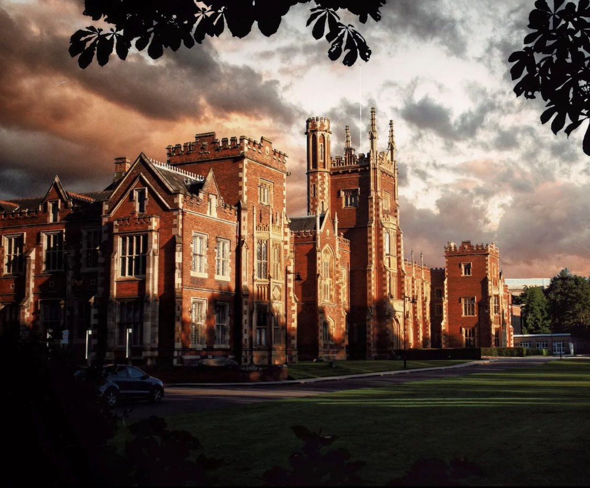 Sunset over the Lanyon Building.😍 Thanks to David Halouzka for this beautiful capture.

Do you have a photograph of campus you would like to share? Drop it into the comments below or tag it with #LoveQUB.