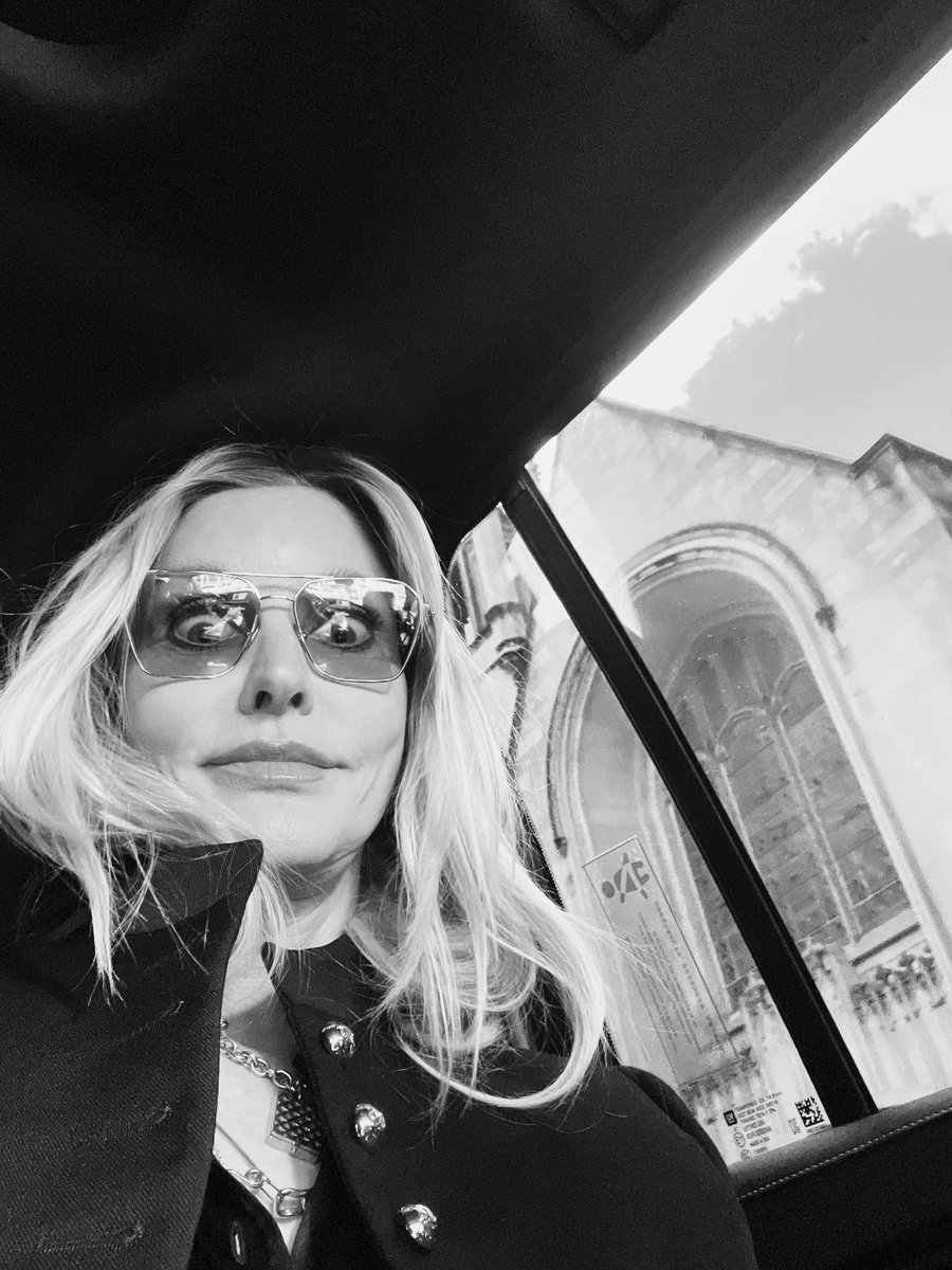 5 things you might not know about me:

1. I can beat most people in arm wrestling 😂
2. Strong phobia of hair “Chiplets” 
3. Nightshade vegetables make my throat itch
4. I carry a safety &amp; bobby pin in my bag at all times 
5. My kids don’t know I have their lo...