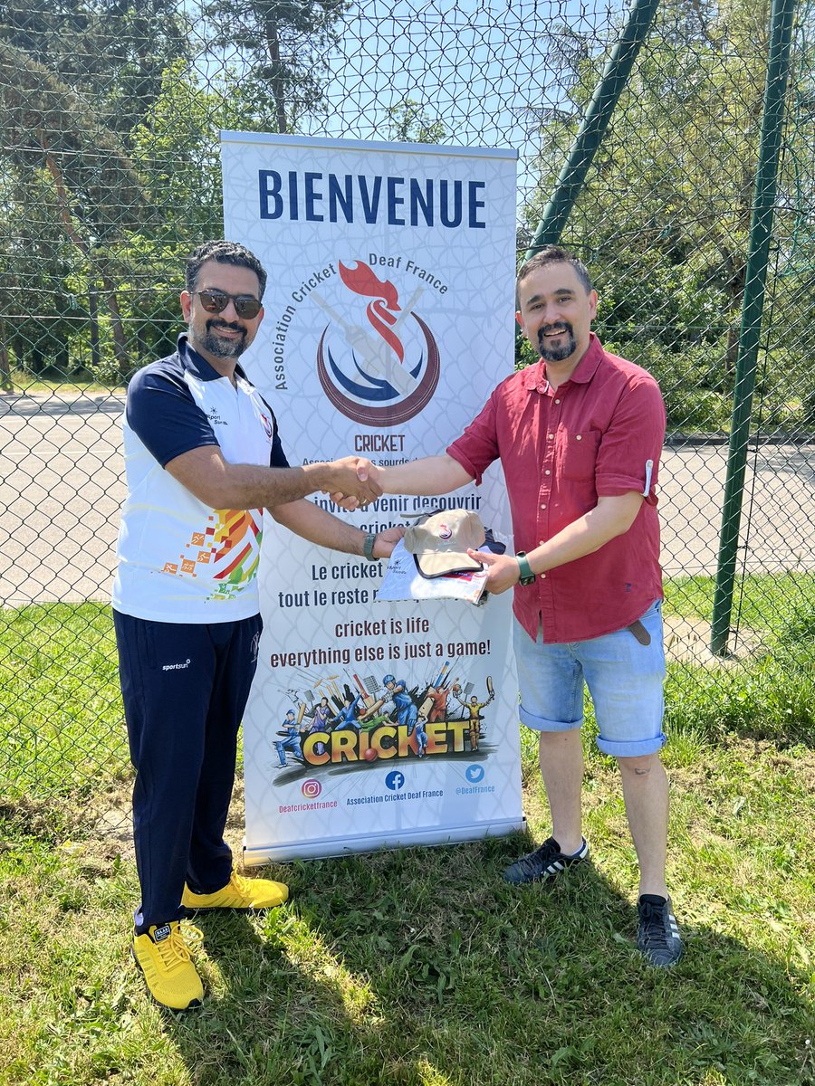 DeafFrance's tweet photo. Deaf Cricket France https://t.co/Uom0QyU0v8