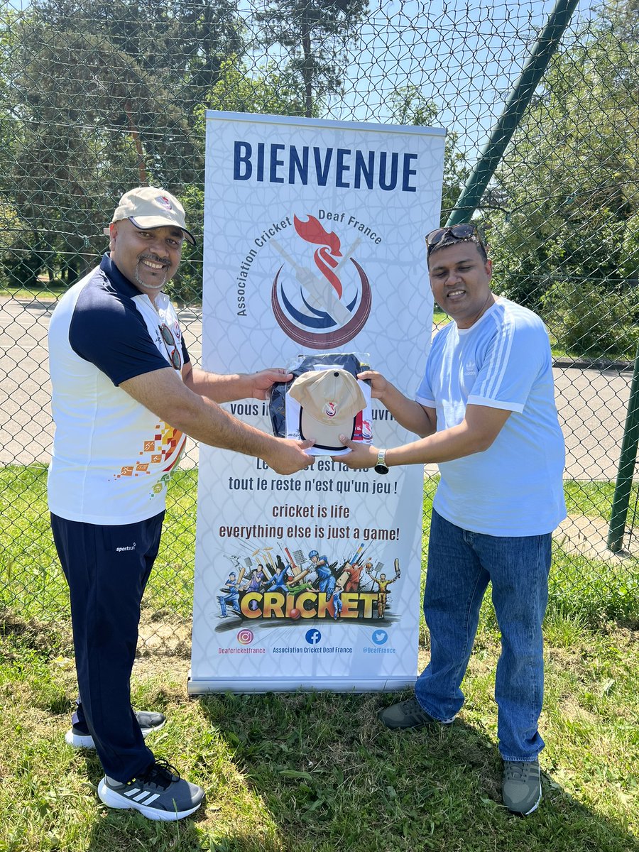 DeafFrance's tweet photo. Deaf Cricket France https://t.co/Uom0QyU0v8
