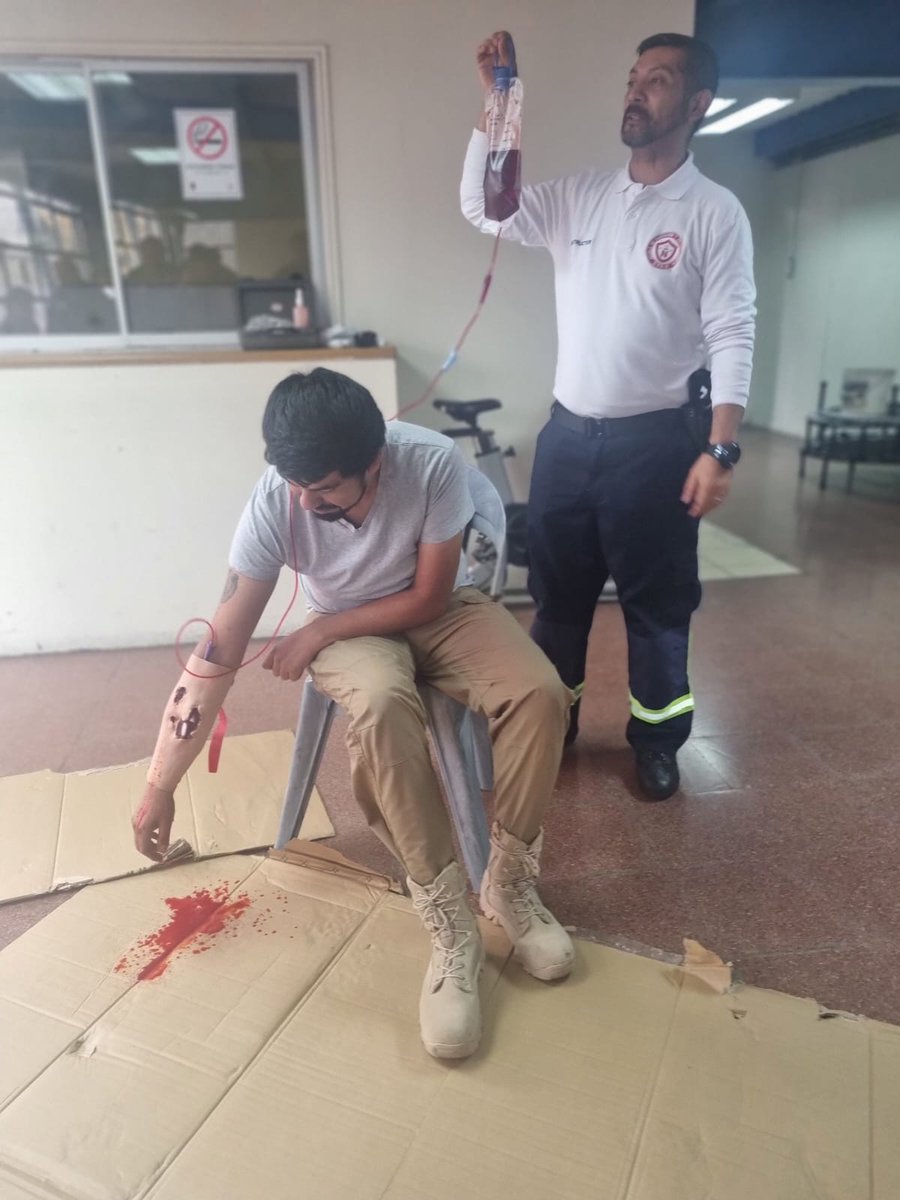 El jueves recien pasado instructor de la escuela de Formación y Entrenamiento del CBÑ dictó Curso de Stop the Bleed para personal y funcionarios de <a href="/MuniMacul/">Municipalidad Macul</a>  a quienes agradecemos por su invitación.
<a href="/BomberosNunoa/">Cuerpo de Bomberos de Ñuñoa</a>
<a href="/comandante_cbn/">Comandante CBÑ</a>
