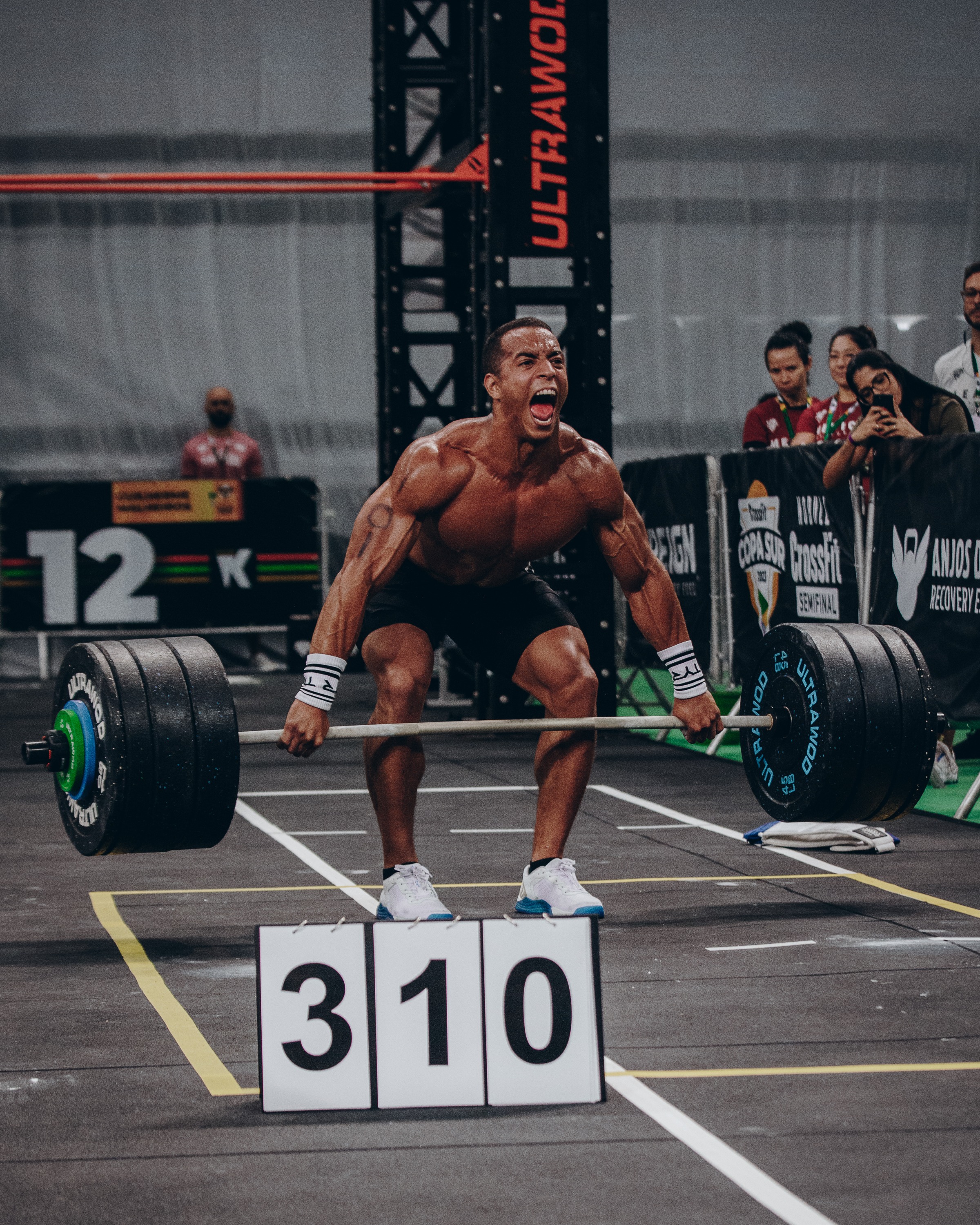 The CrossFit Games on Twitter: "A energia na Arena Carioca esteve fora de  série! A torcida e a ação não faltaram! Amanhã, os dois melhores homens,  mulheres e times conquistam suas vagas