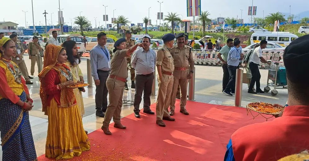 G-20 सम्मेलन हुआ सकुशल सम्पन्न 
विदेशी शिष्ट मंडल दून पुलिस की सुरक्षा/यातायात व्यवस्थाओं की कायल  DIG/SSP देहरादून महोदय का आभार प्रकट बोले देहरादून में सुरक्षा के इंतज़ामों से पूरी तरह रहे संतुष्ट G-20 सम्मेलन में आये शिष्ट मण्डल के सभी सदस्यों ने कहा thank you Dehradun Police