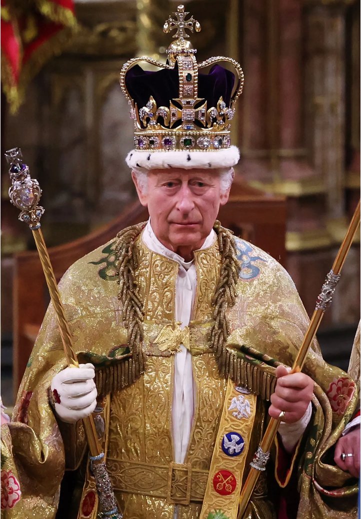 Your chance to see King Charles III and Queen Camilla’s magnificent Coronation outfits up close at Buckingham Palace trib.al/YytSYeK