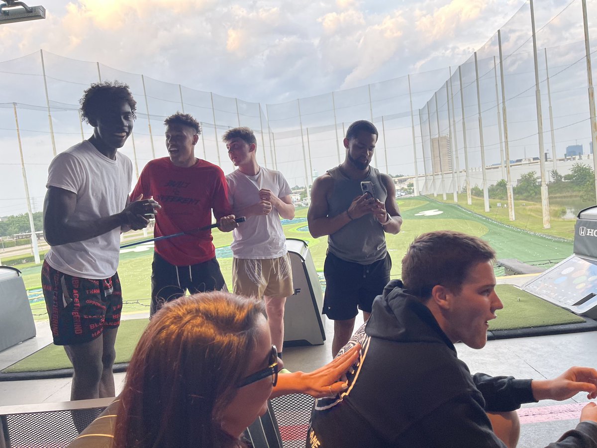 Fun and Business! 16U went to Houston and got busy. Played some great programs and balled out! #NextLevelMentality