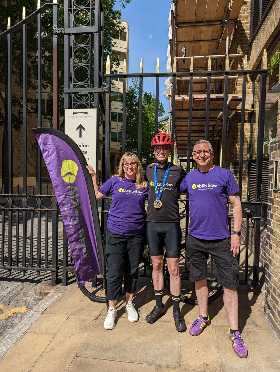 abilitybow's tweet image. Today in sunny central London celebrating fundraising cyclist Gary who's supporting our charity with his 100 miles. Job well done - and what an amazing achievement! 🙌 #RideLondon